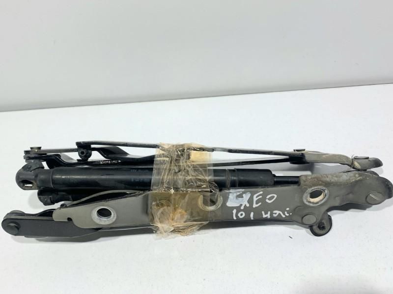 Set balamale cu telescoape capota spate Seat Exeo Berlina 8E5827552J