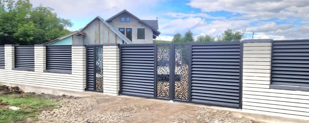 Poarta debitată la laser