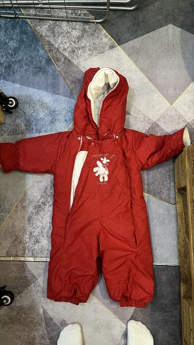Продам 2 детских зимних комбинезона