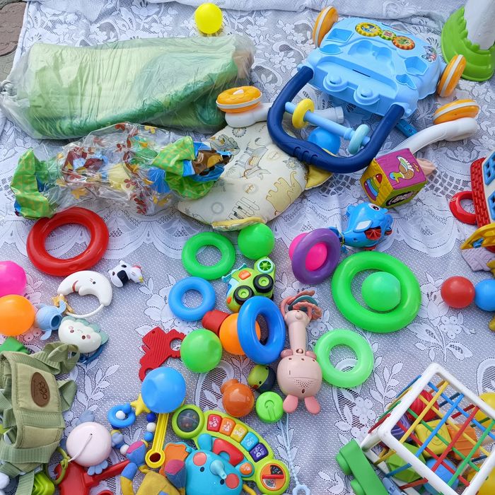 Игрушки, погремушки для малыша