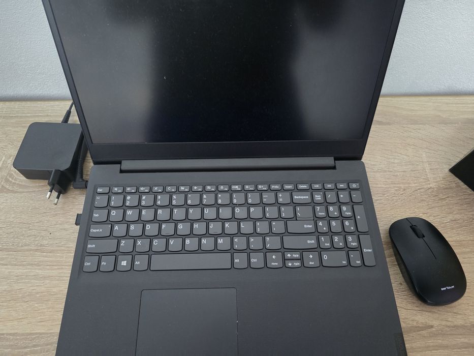 Laptop Lenovo V15-ADA Model 82C7