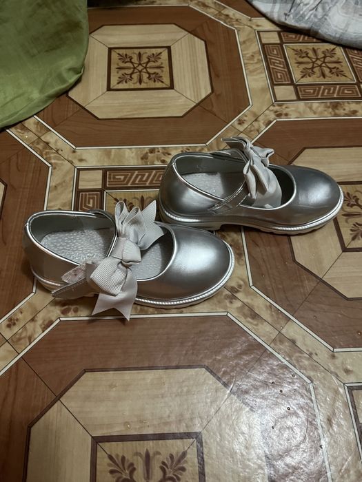 Продам туфли красивые