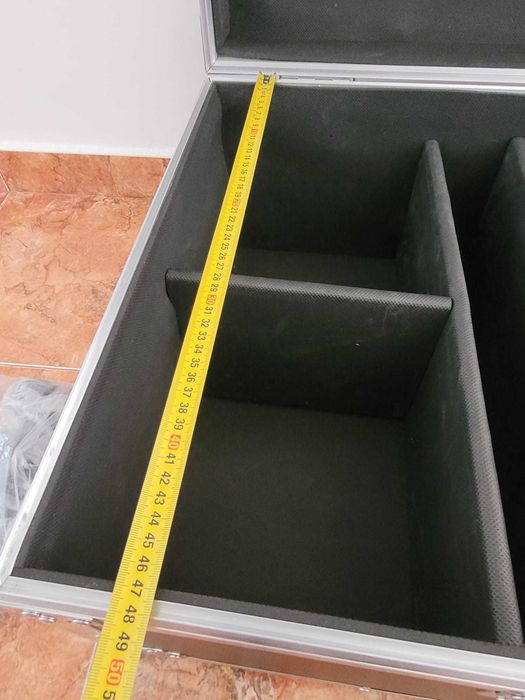 Flight case pentru spark machines masini de scantei transport evenimente