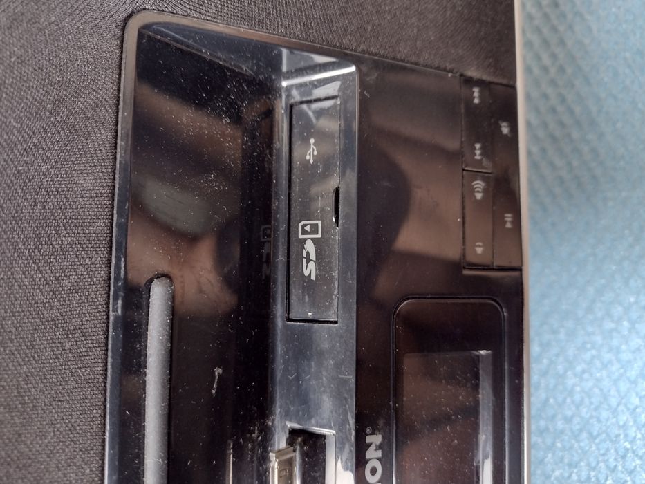 Акумулаторна колона с радио/USB/CD/AUX Medion