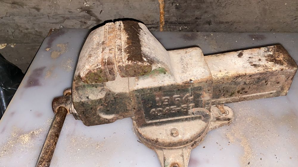 Продам тиски советские