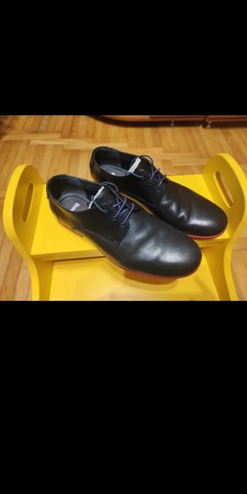 Camper Slippers с червена подметка