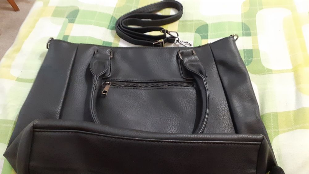 Черна дамска чанта