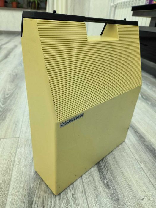 Пишущая машинка ANTARES в хорошем состоянии