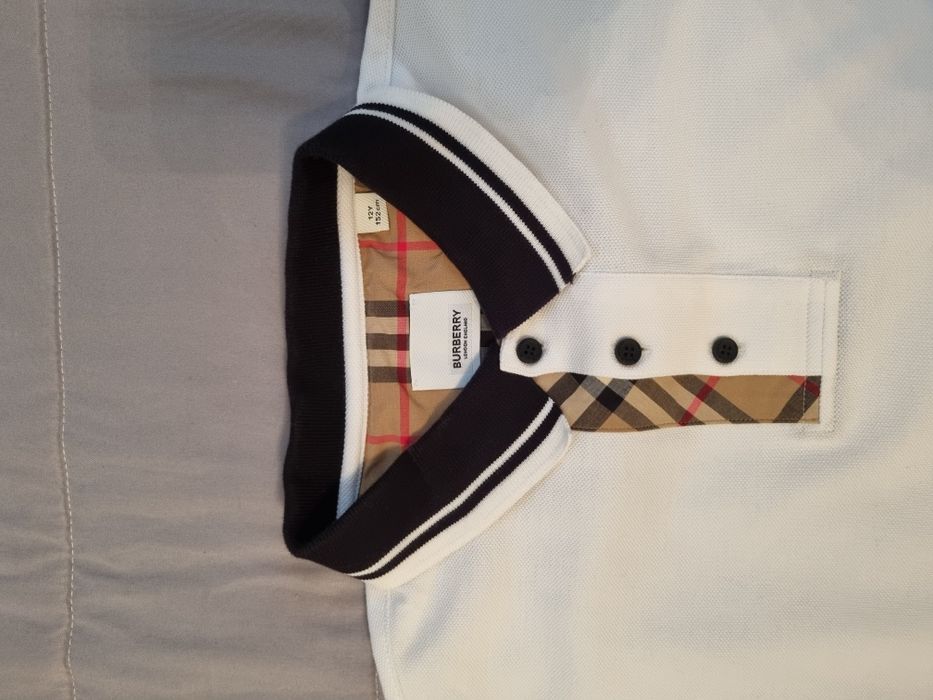 Tricou Burberry  original  mărime 12 ani  152 cm