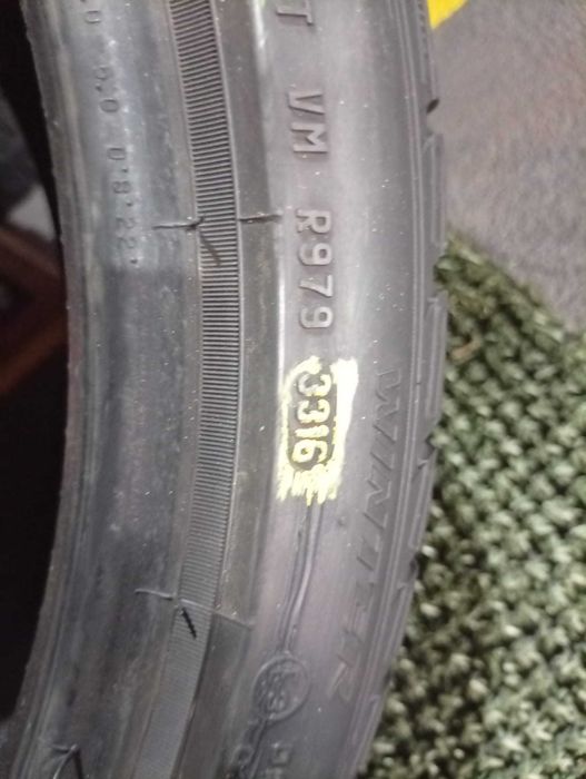 255 35 18 pirelli