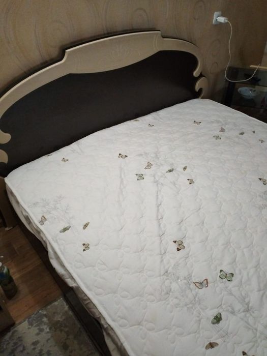Продам кровать двухспальную