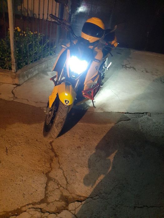 Sariq skuter  sotladi