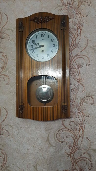 Часы  настенные антиквариат ОЧЗ.