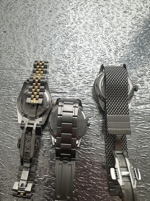 Продам брендовые часы почти новые