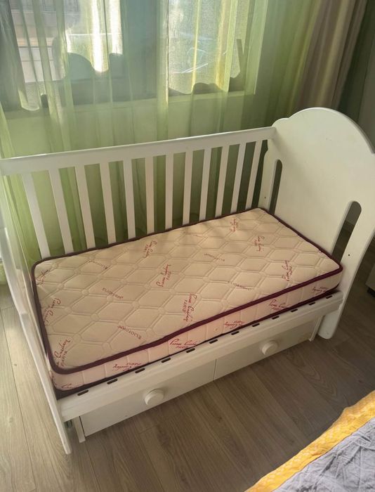 Детско легло, матрак и повивалник