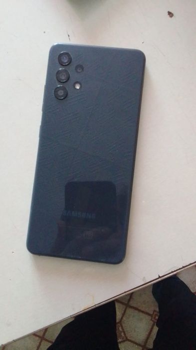 Продам два телефона Самсунг а 32 .редми 12.