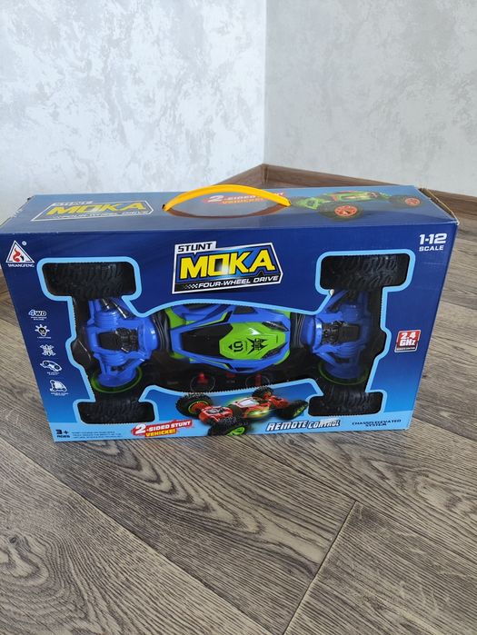 Продам машинку на пульту