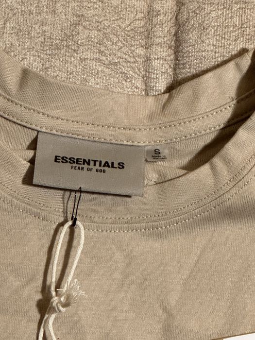 Tricou essentials