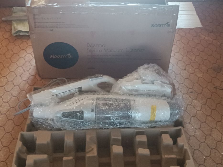 Вертикальный пылесос+ паровая швабра.