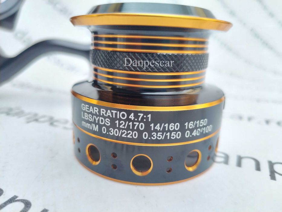 Mulineta Crap si Feeder PRO FL Cast Force CF7000 cu 2 TAMBURI METALICI