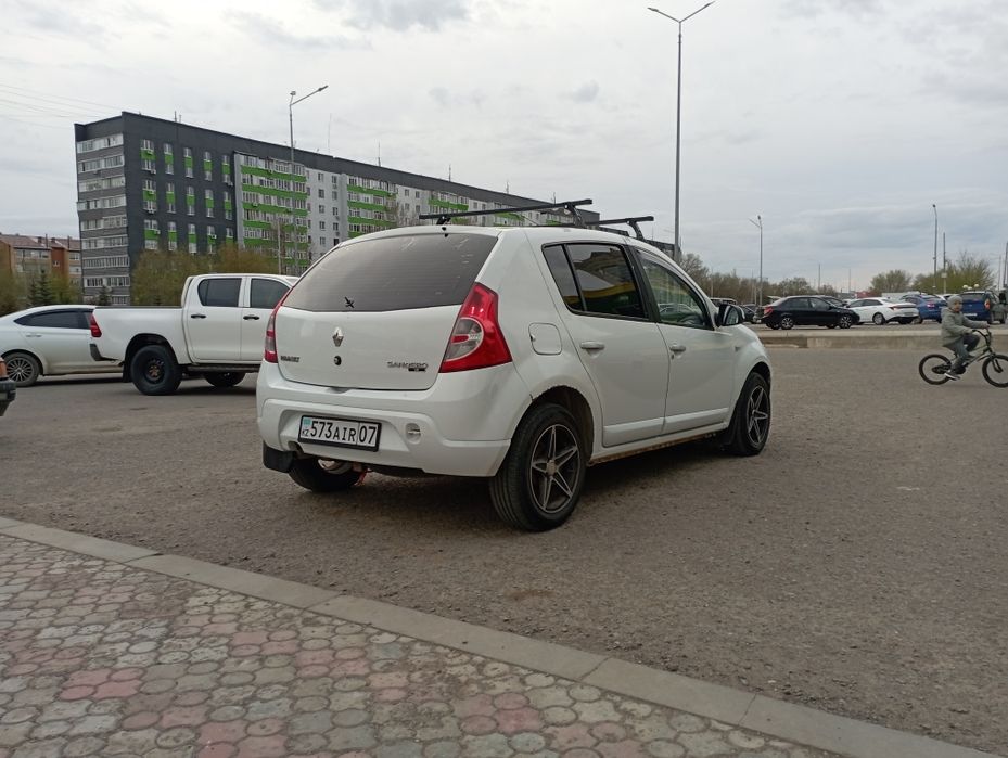 Рено Сандеро 2013 г в.