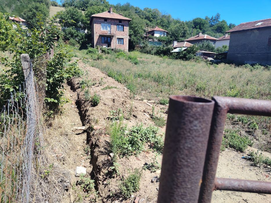 Продава се Парцел в с. Мламолово, Област Кюстендил - 604 кв.м за 31 €/кв.м - Снимка #3