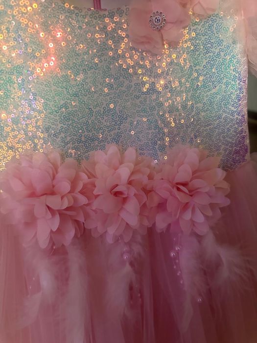 Платье праздничное