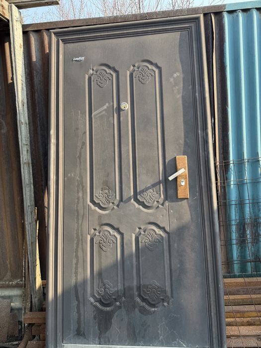 Дверь металлическая