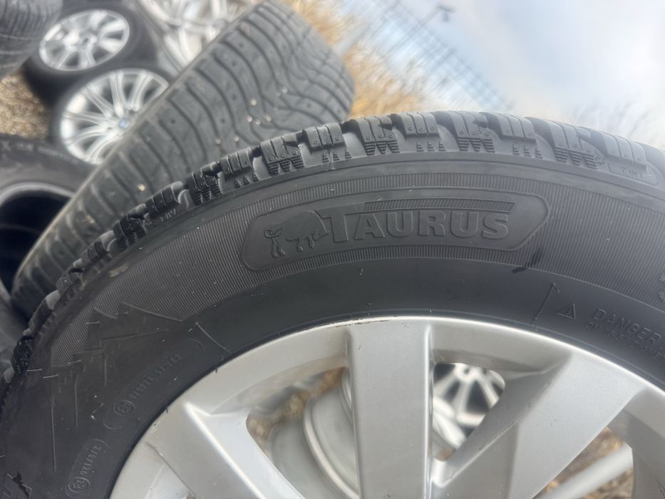 Set Roti Jante + anvelope iarna Originale  VW 215 60 16