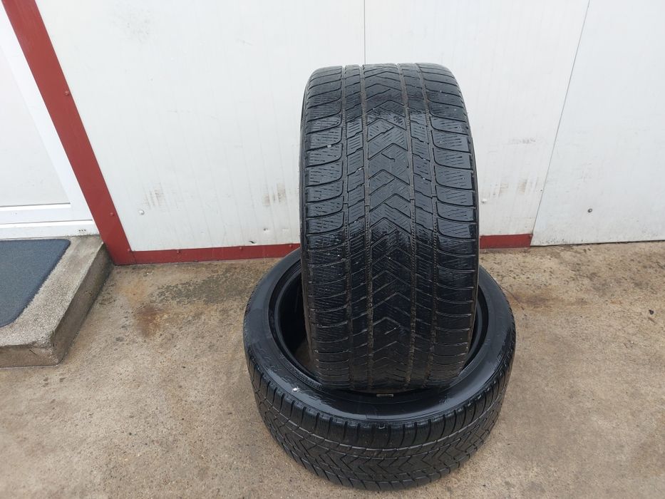 250 lei bucata! Doua anvelope M+S/IARNA 325 35 r22 Pirelli dot 2021