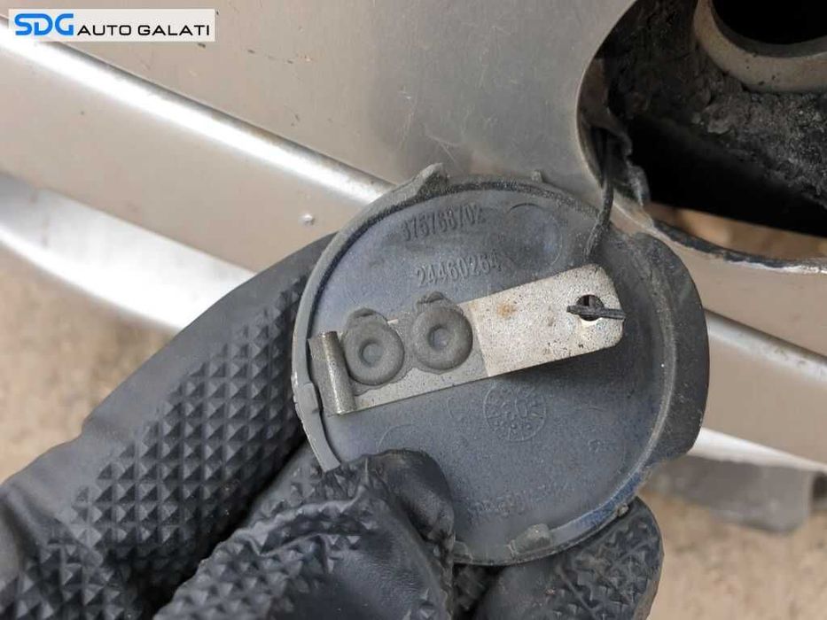 Capac Ornament Cui Carlig Remorcare Tractare Infiletant Spoiler Bara Fata Opel Astra H 2004 - 2010