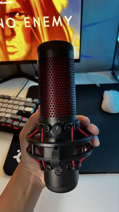HyperX Quadcast микрофон