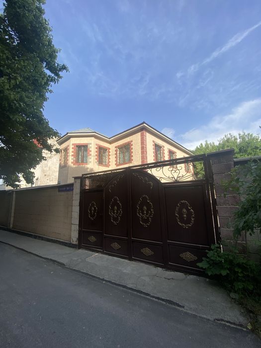 Продается коммерческое здание 500м2 вместе с домом 150м2