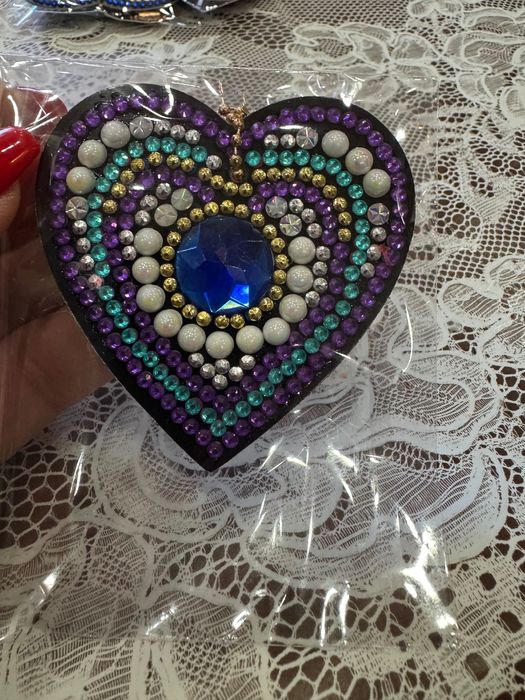 Диамантени: ключодържатели, магнити и календар