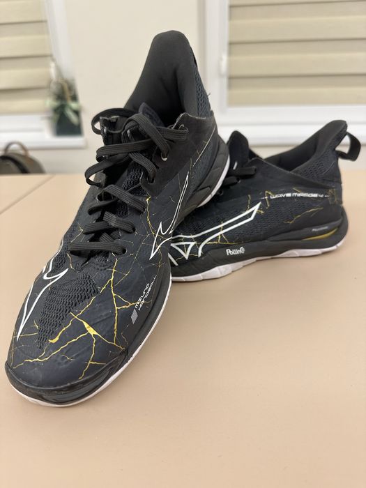 Вътрешни обувки Mizuno WAVE MIRAGE 4
