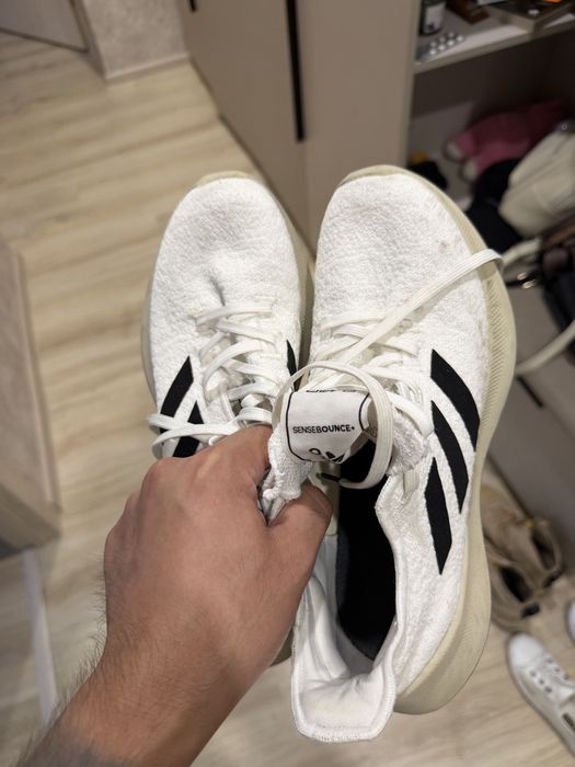 Кроссовки adidas