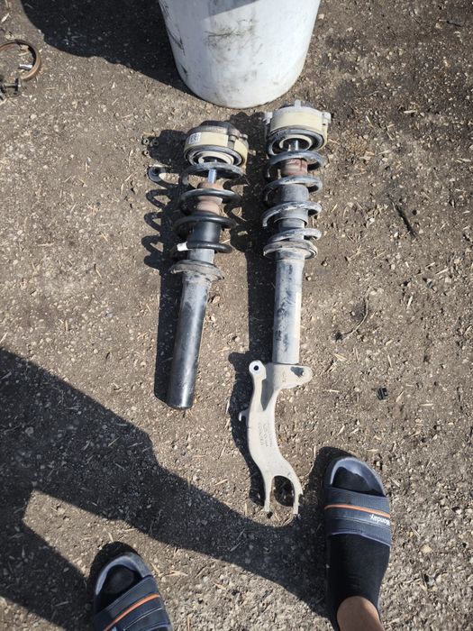 Оригинални адаптивни предни амортисьори Audi A4/A5 B9