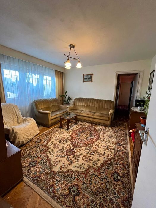 PF vând apartament cu 4 camere în Gojdu - Școala Andrei Șaguna