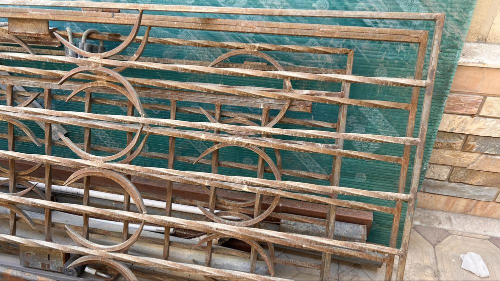 Решетки железные металл