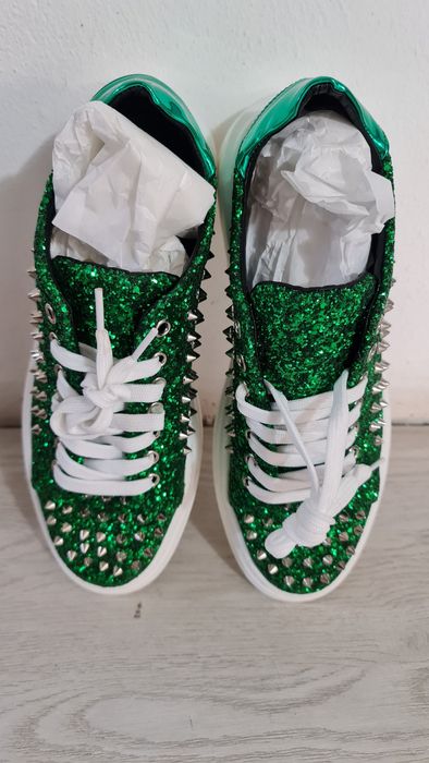 Papuci extravaganti!