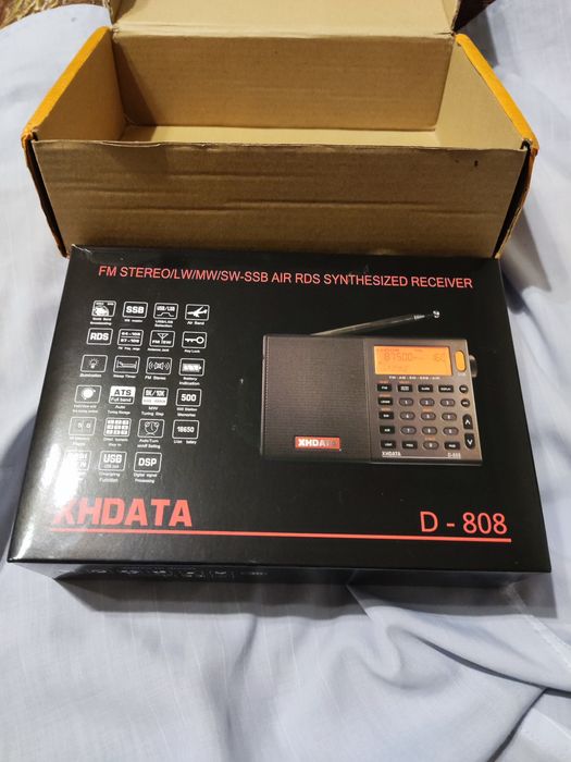 Всеволновый радиоприемник  D--8088