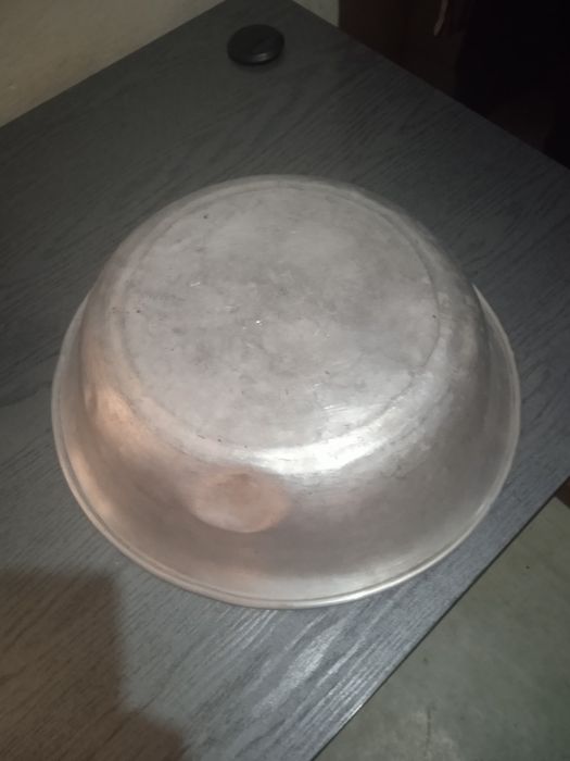 Продам алюминиевый тазик советского производства.Состояние отличное