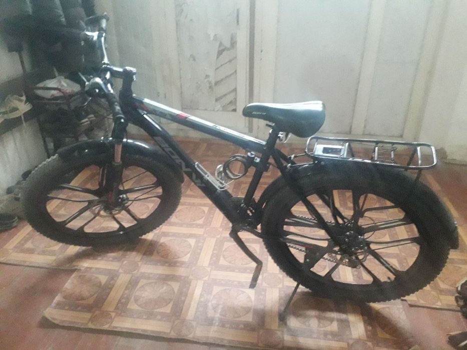 Velosiped sportivniy va shivaki sok vjimalka sotiladi