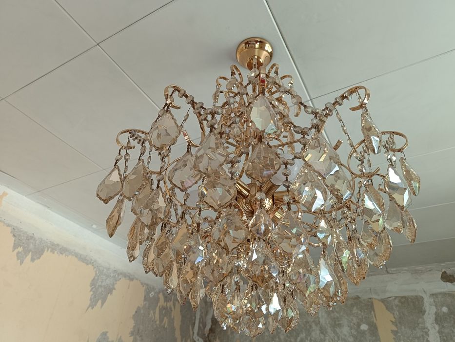 Продам  люстры  б/у,