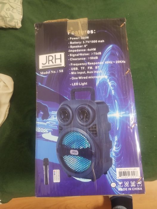 Boxă portabilă cu microfon