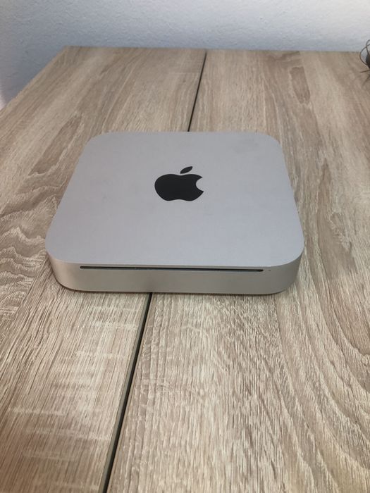 Mac mini, magnetofon Akai