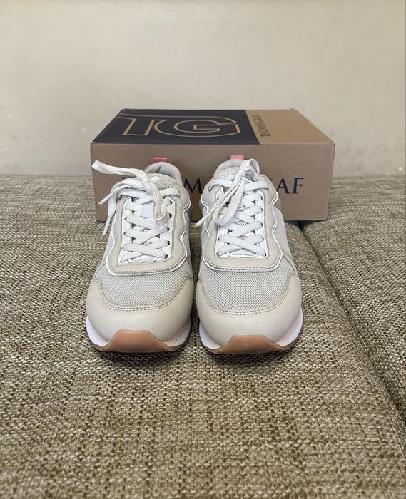 Шикарные кроссовки 36’5/37