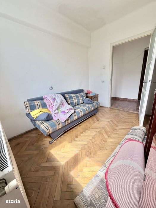Vand 2 cam semicentral decomandat