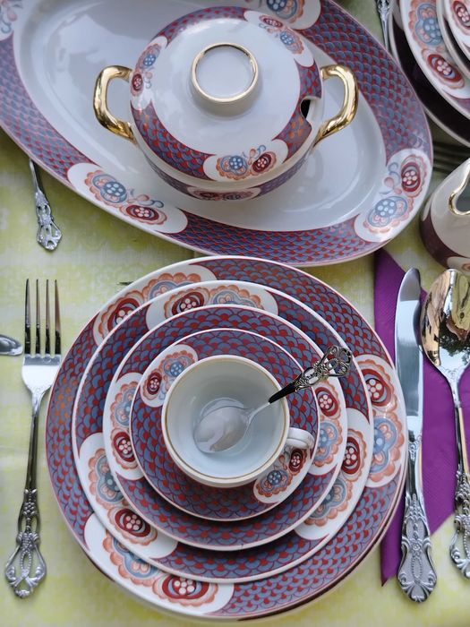 НОВ Сервиз за хранене