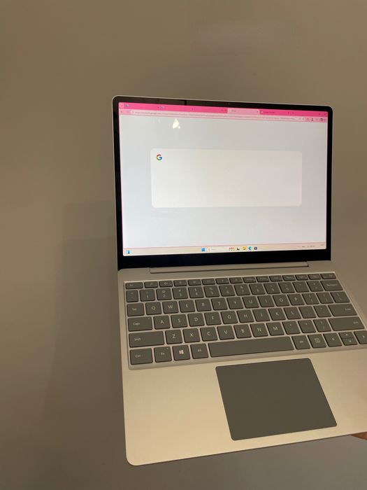 Microsoft Surface Laptop Go